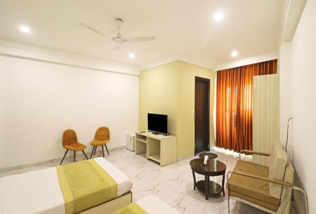Hotel Almora Sky Near By Delhi International Airport With - Free Airport Pickup And Drop นิวเดลี ภายนอก รูปภาพ
