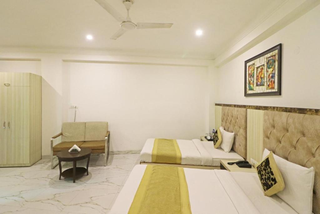 Hotel Almora Sky Near By Delhi International Airport With - Free Airport Pickup And Drop นิวเดลี ภายนอก รูปภาพ