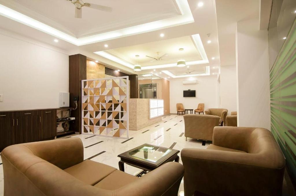Hotel Almora Sky Near By Delhi International Airport With - Free Airport Pickup And Drop นิวเดลี ภายนอก รูปภาพ