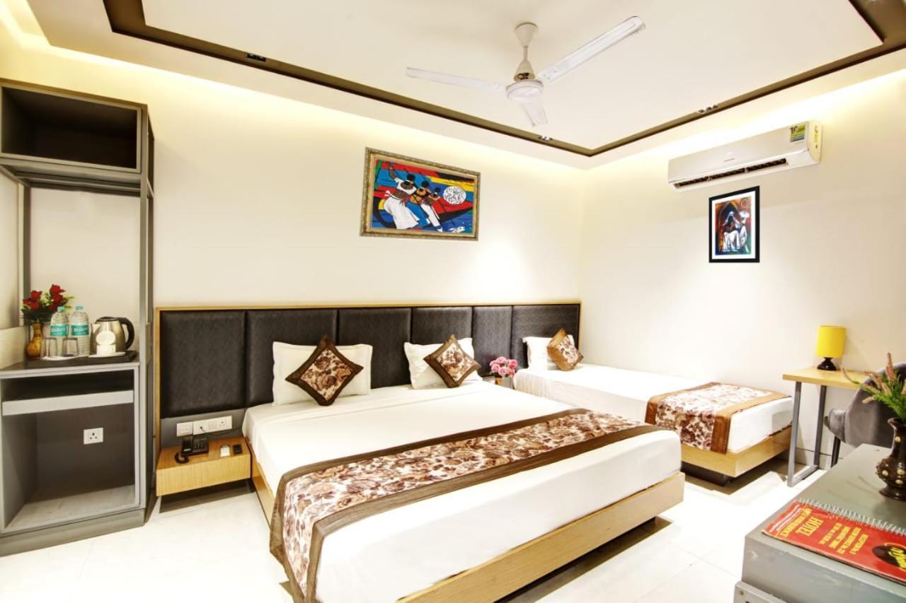 Hotel Almora Sky Near By Delhi International Airport With - Free Airport Pickup And Drop นิวเดลี ภายนอก รูปภาพ
