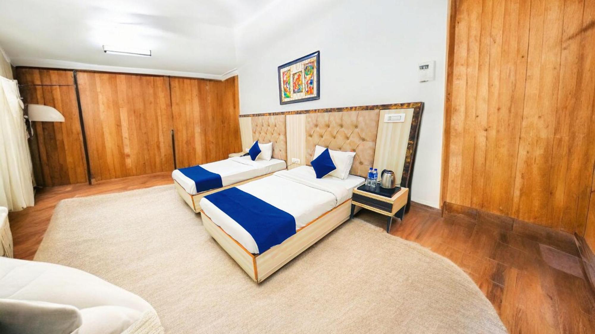 Hotel Almora Sky Near By Delhi International Airport With - Free Airport Pickup And Drop นิวเดลี ภายนอก รูปภาพ