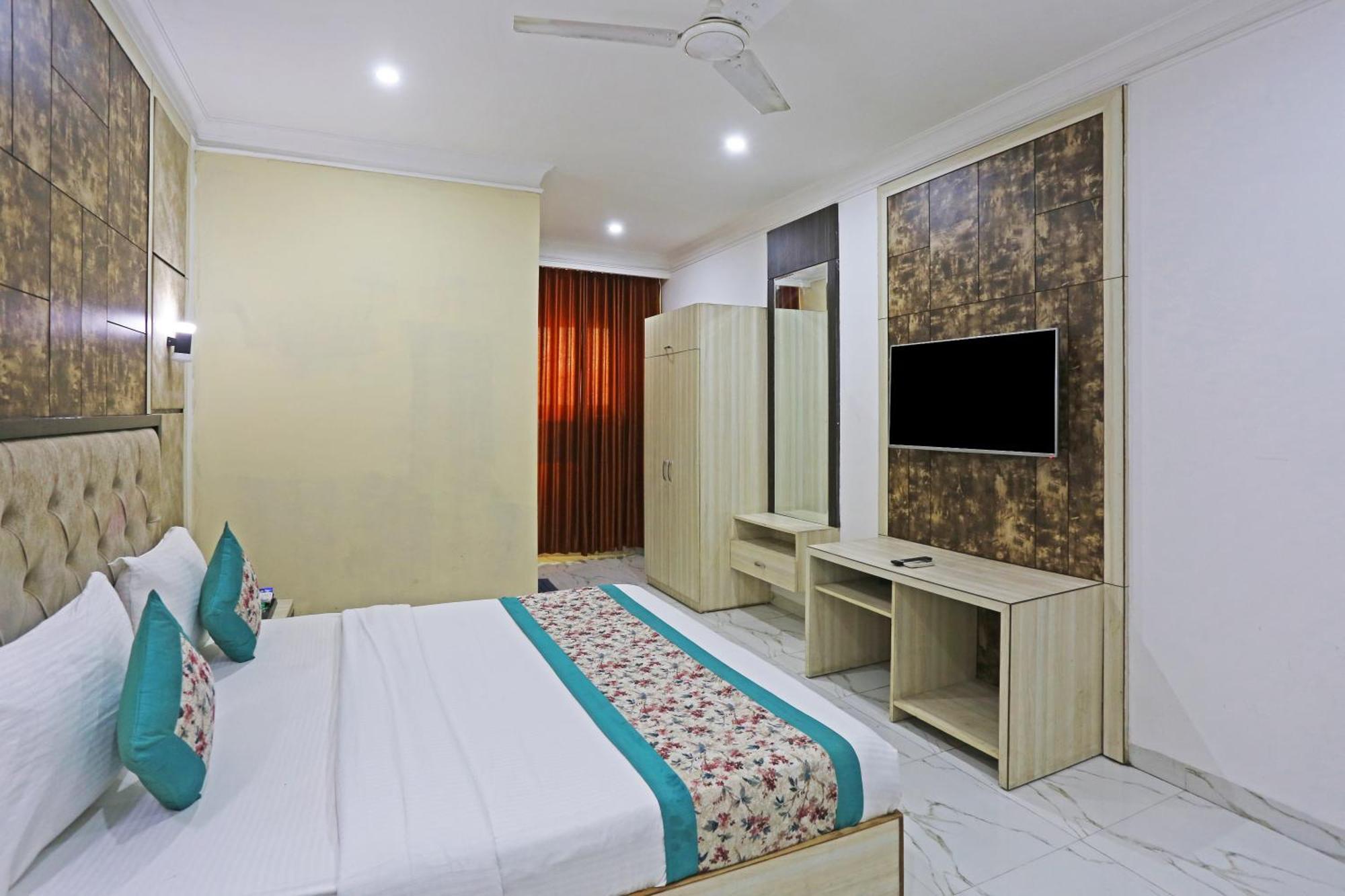 Hotel Almora Sky Near By Delhi International Airport With - Free Airport Pickup And Drop นิวเดลี ภายนอก รูปภาพ