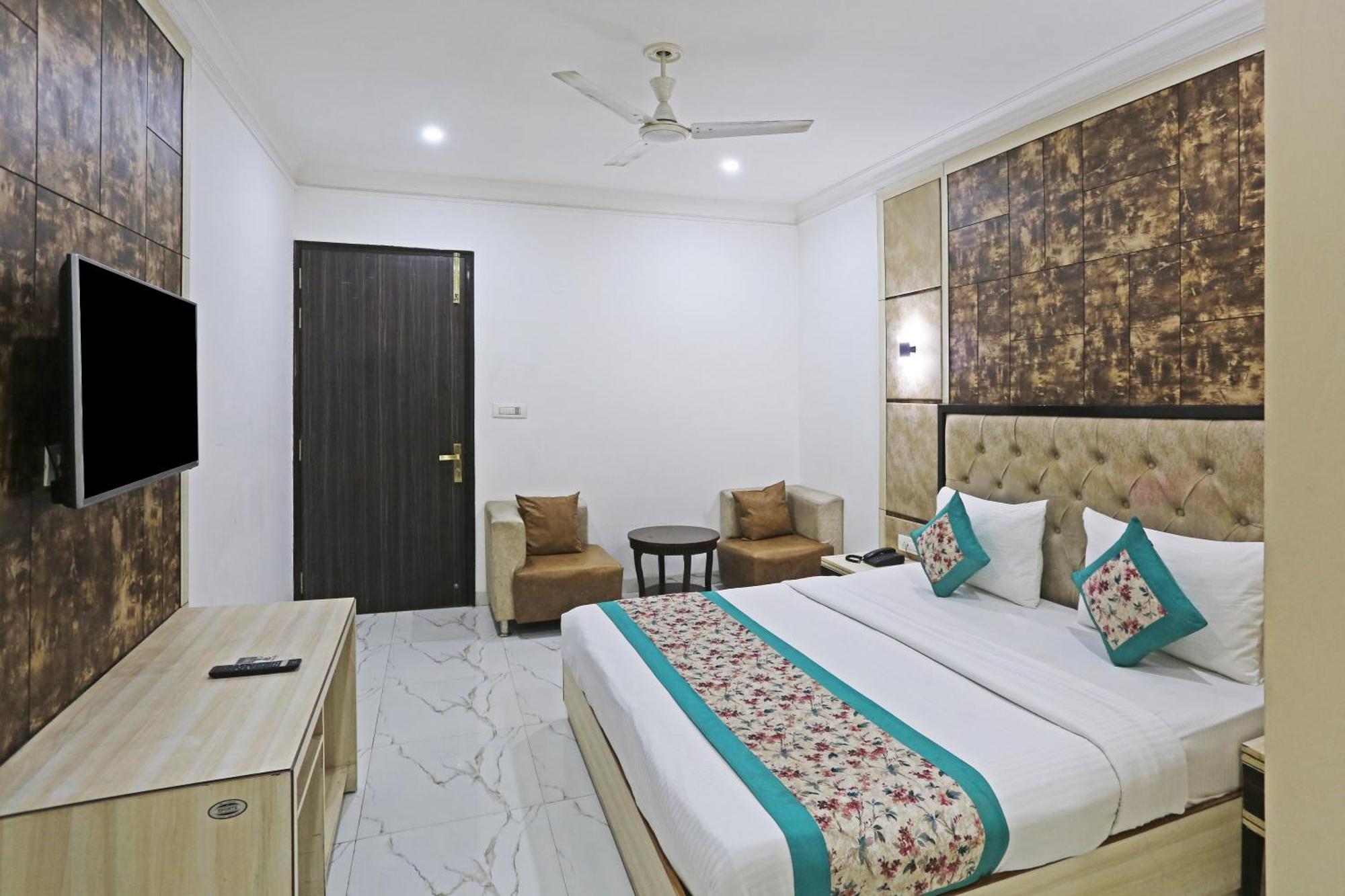 Hotel Almora Sky Near By Delhi International Airport With - Free Airport Pickup And Drop นิวเดลี ภายนอก รูปภาพ