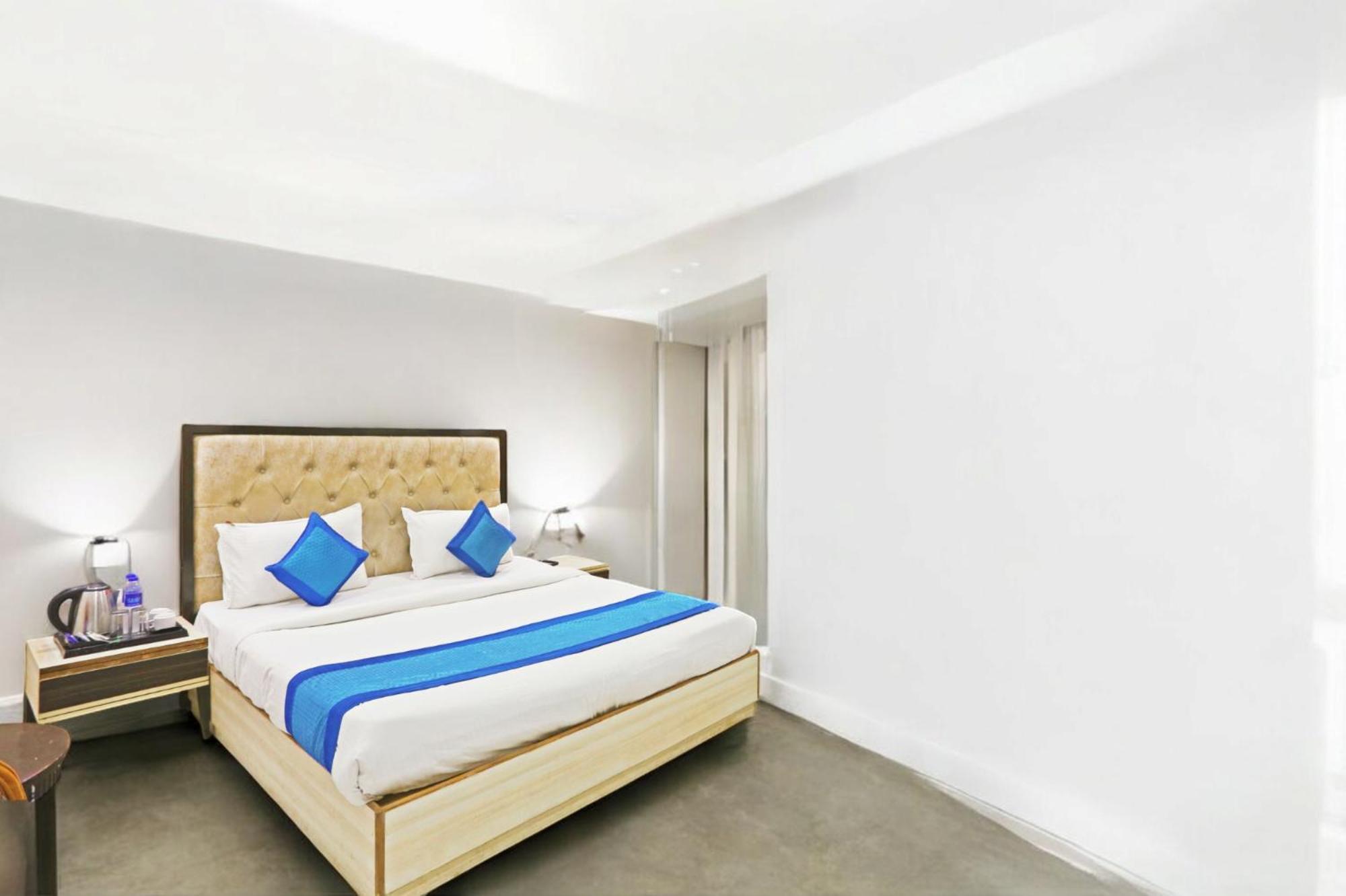 Hotel Almora Sky Near By Delhi International Airport With - Free Airport Pickup And Drop นิวเดลี ภายนอก รูปภาพ